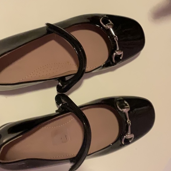 31 in kids and hardly ever worn 200$ - Picture 1 of 2